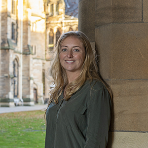 Coral reef PG researcher Jenny Mallon