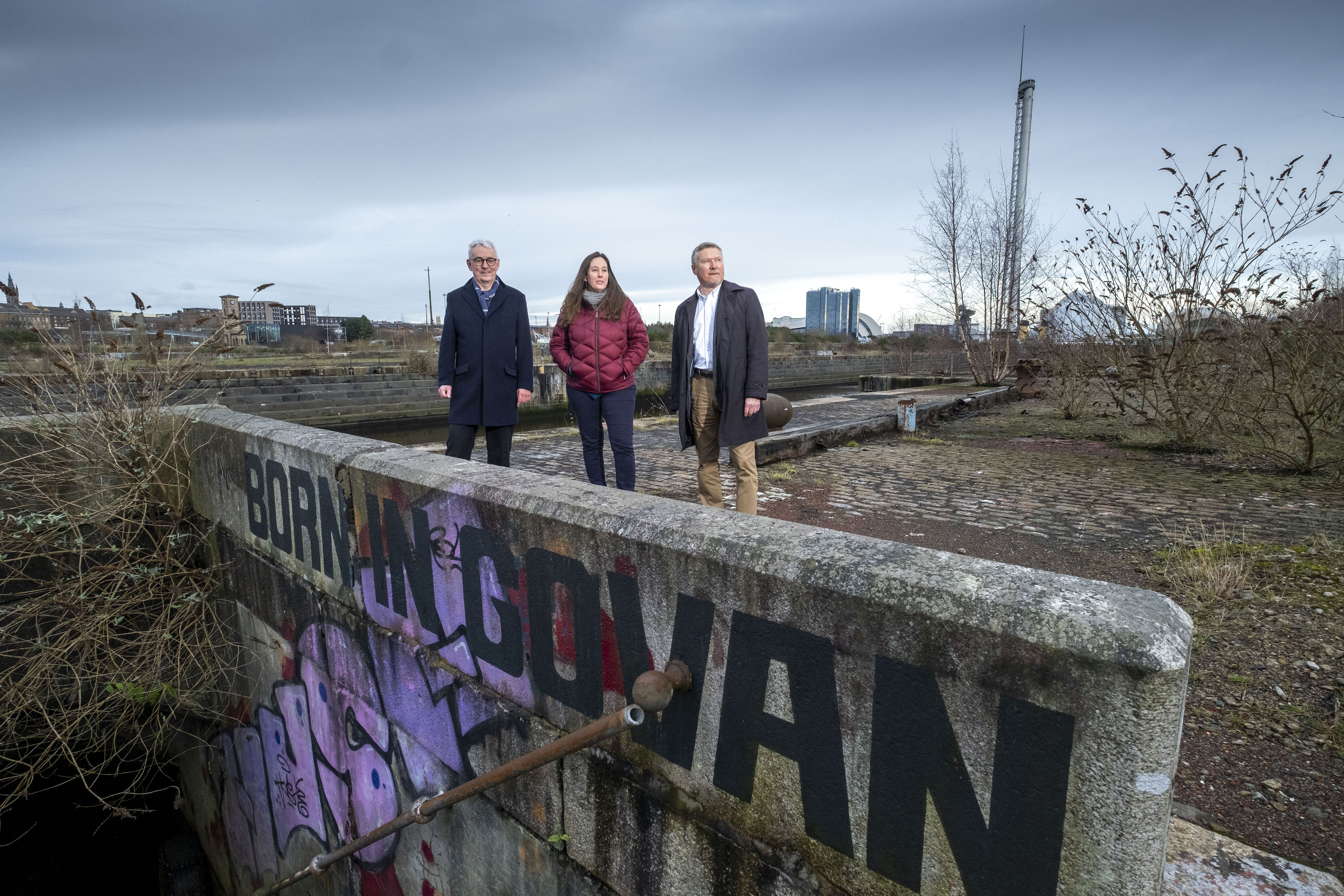  (l-r) Des McNulty, formerly deputy director of Policy Scotland at the University of Glasgow, now Honorary Fellow, Civic Partnership and Place Leadership, at the University of Glasgow, Professor Jaime Toney, director of the University of Glasgow’s Centre for Sustainable Solutions, Duncan Booker, COP26 Stakeholder Manager at Glasgow City Council