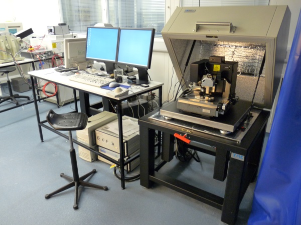 Veeco Dimension V Scanning Probe Microscope in IGR SRDG cleanroom.