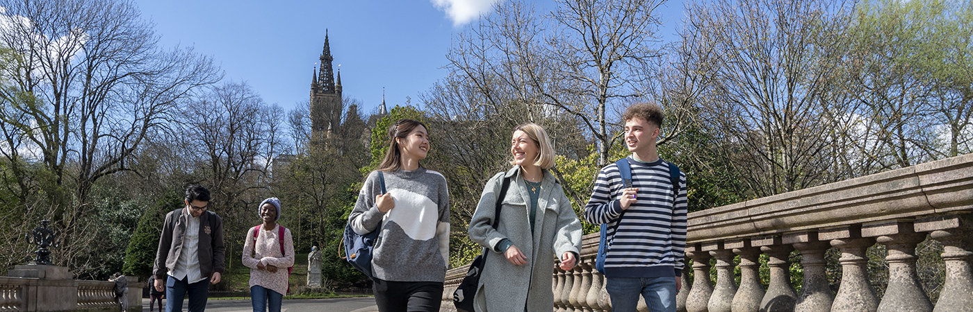 A group of students walking in Kelvingrove Park